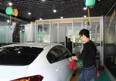 10元搶購超值車用玻璃水，高效去污護玻璃！